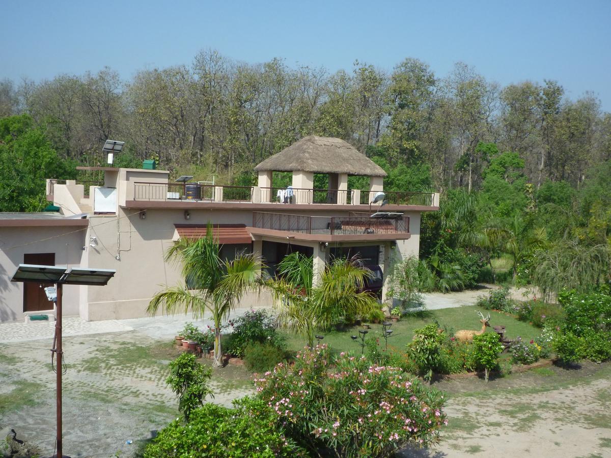 V Resorts Dudhwa Wilderness Camp Lakhimpur Exterior photo