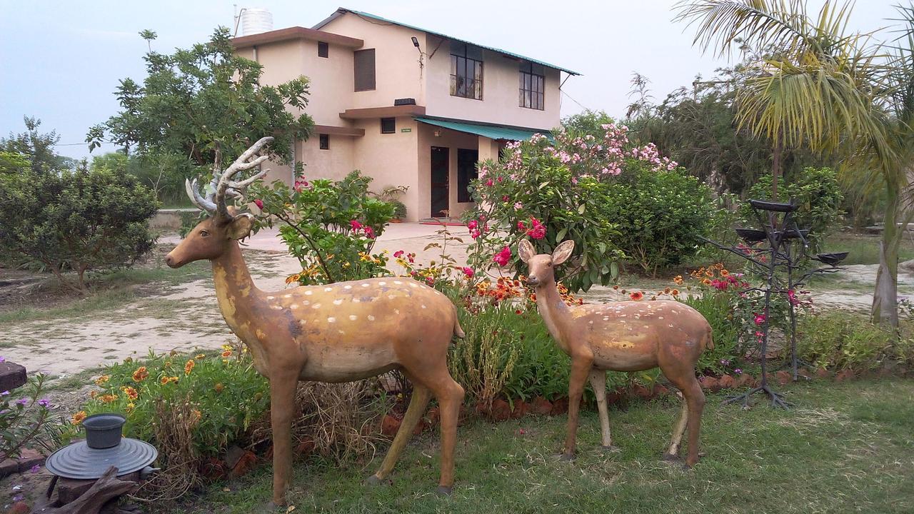 V Resorts Dudhwa Wilderness Camp Lakhimpur Exterior photo